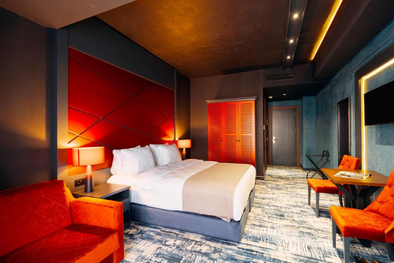 Tapis Rouge Design Boutique Hotel Батуми Екстериор снимка A room at the hotel