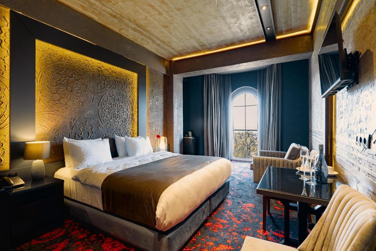 Tapis Rouge Design Boutique Hotel Батуми Екстериор снимка Deluxe room