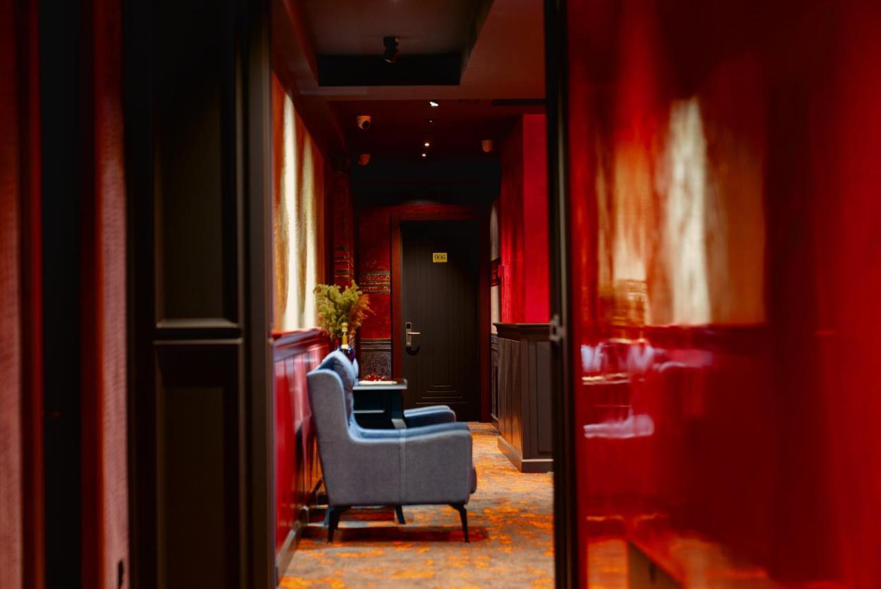 Tapis Rouge Design Boutique Hotel Батуми Екстериор снимка The interior of the hotel