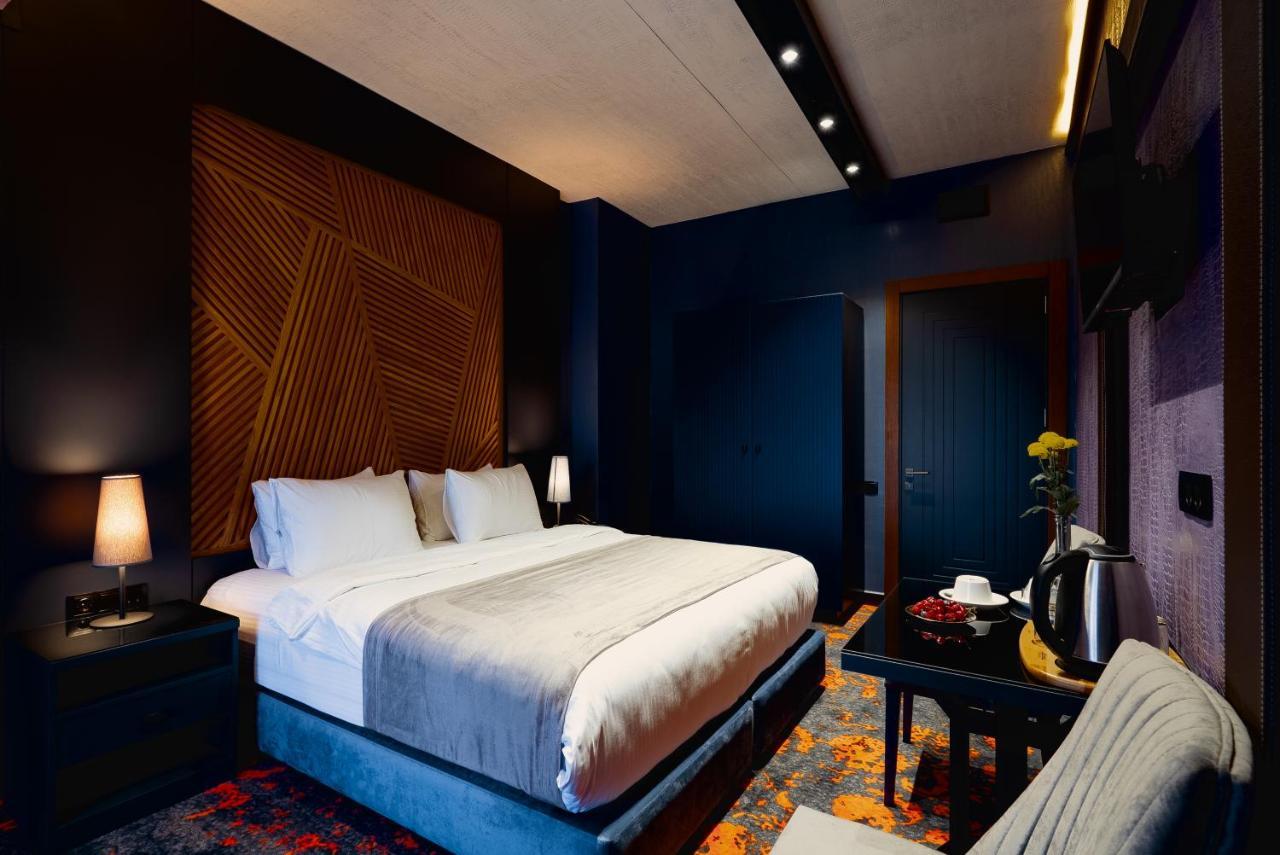 Tapis Rouge Design Boutique Hotel Батуми Екстериор снимка