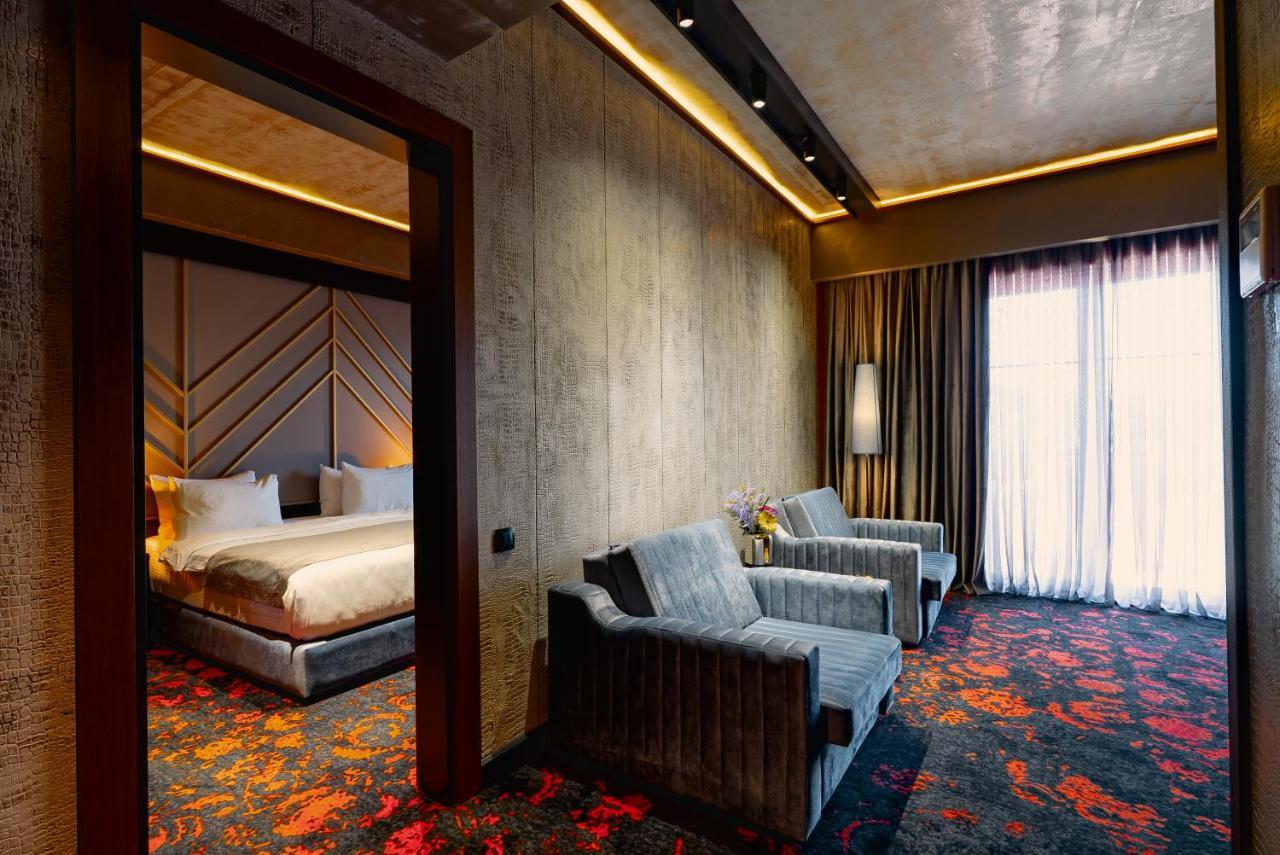 Tapis Rouge Design Boutique Hotel Батуми Екстериор снимка