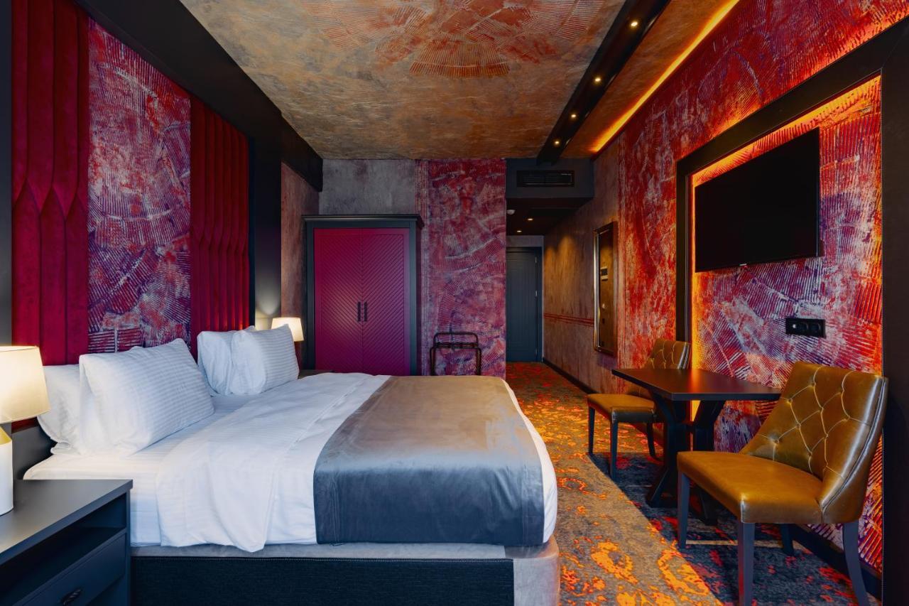 Tapis Rouge Design Boutique Hotel Батуми Екстериор снимка Deluxe room