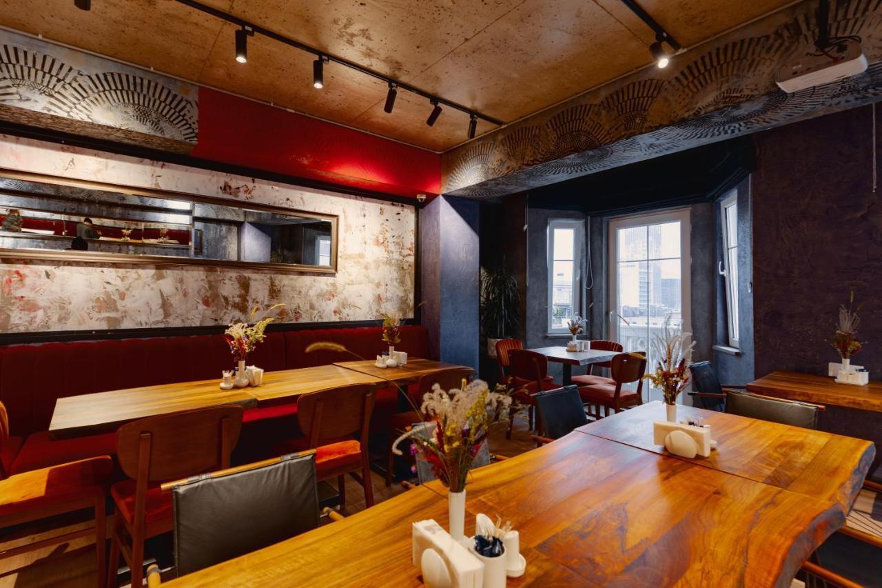 Tapis Rouge Design Boutique Hotel Батуми Екстериор снимка Interior of the restaurant