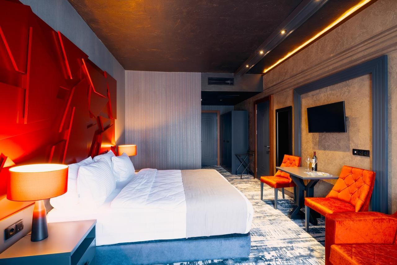 Tapis Rouge Design Boutique Hotel Батуми Екстериор снимка Deluxe room