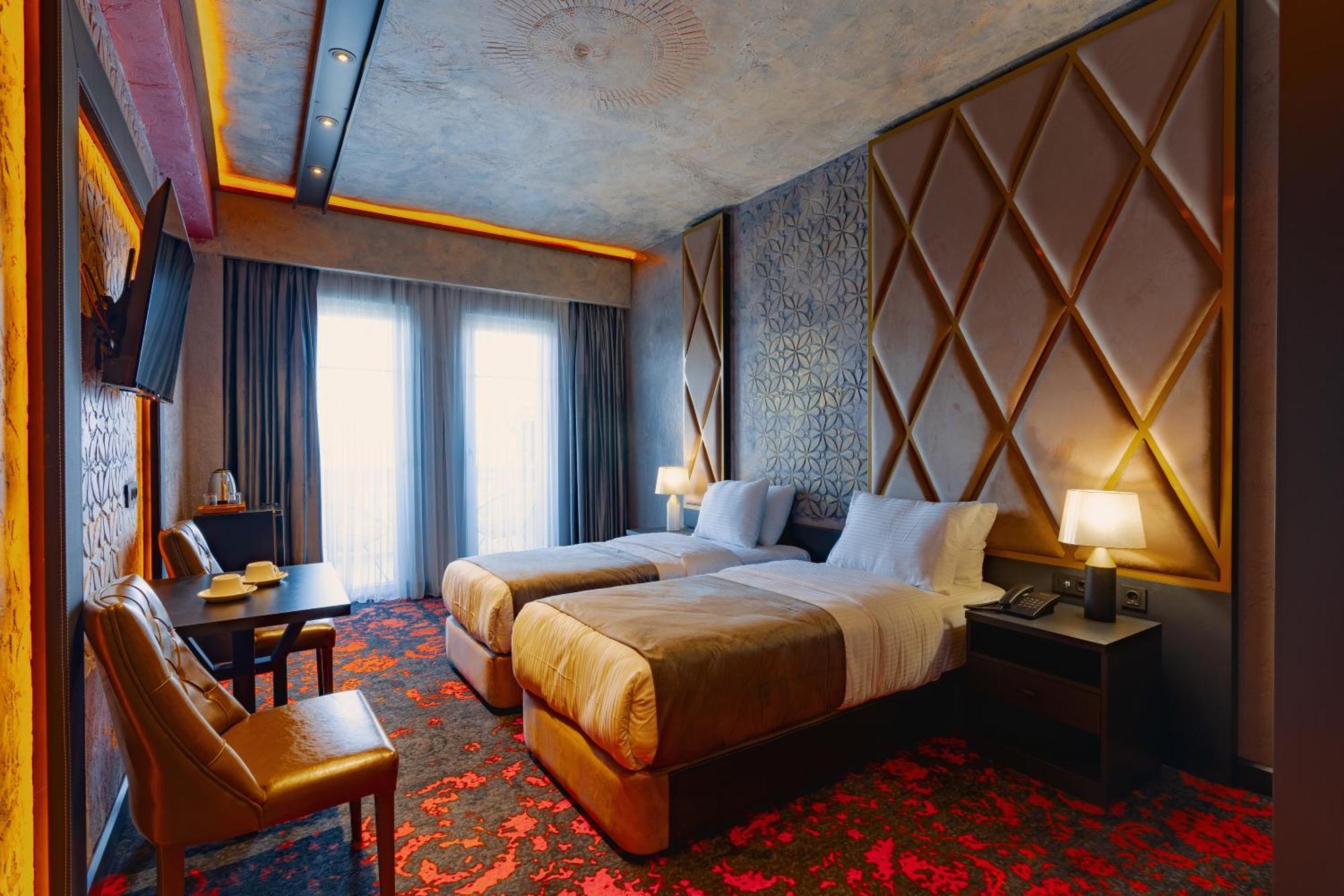 Tapis Rouge Design Boutique Hotel Батуми Екстериор снимка Deluxe Room