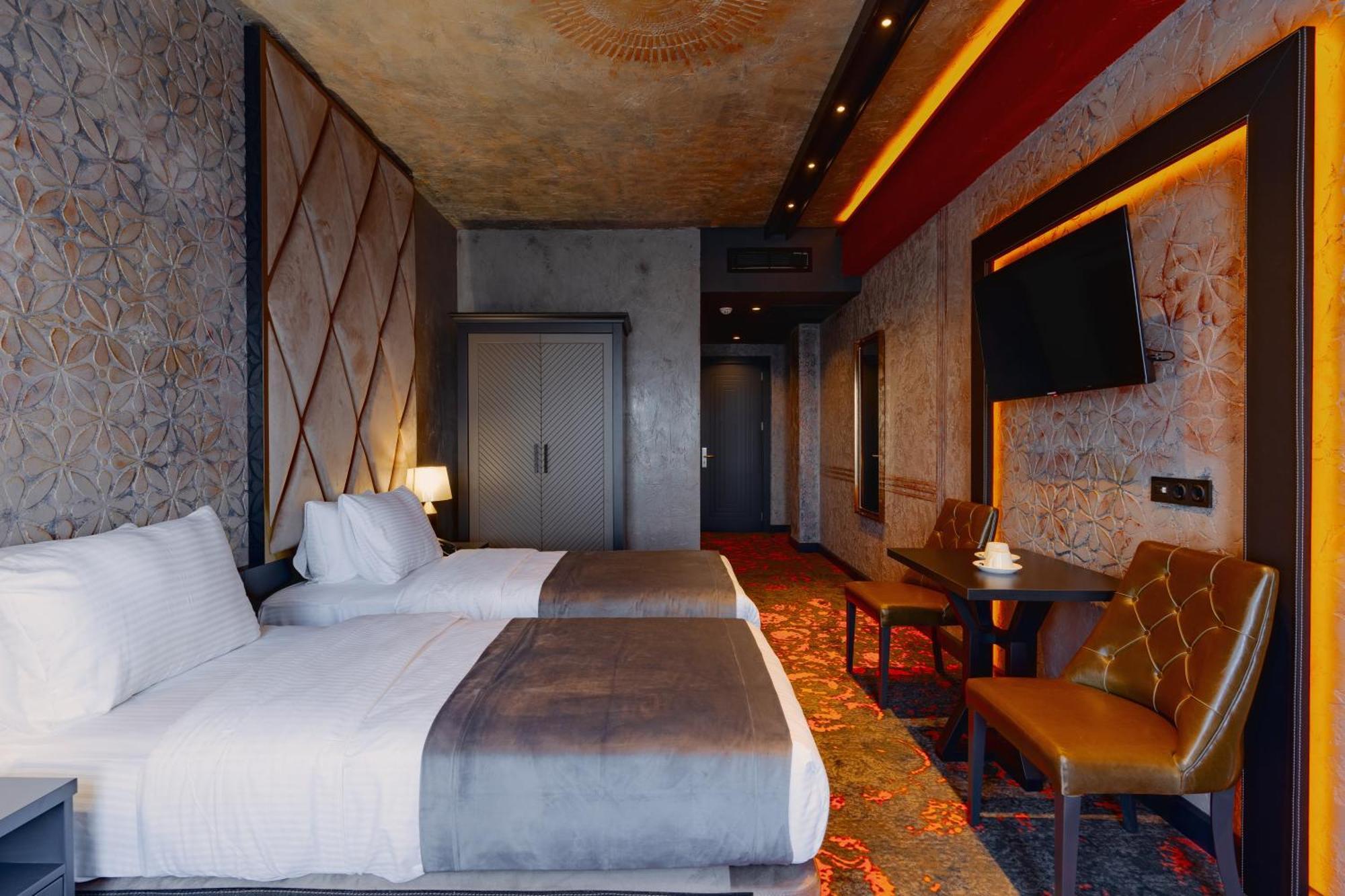 Tapis Rouge Design Boutique Hotel Батуми Екстериор снимка A room at the hotel