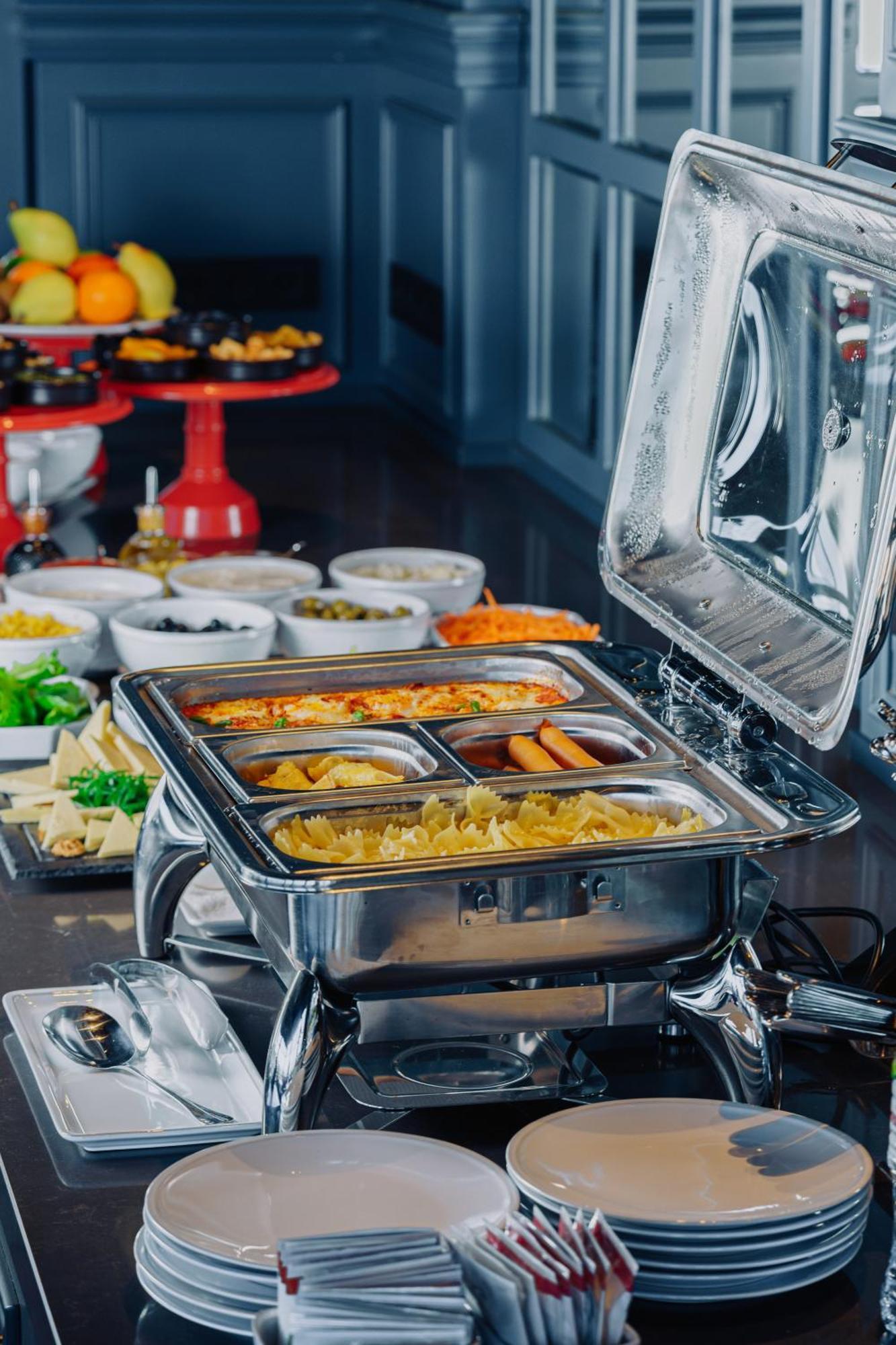 Tapis Rouge Design Boutique Hotel Батуми Екстериор снимка A chafing dish