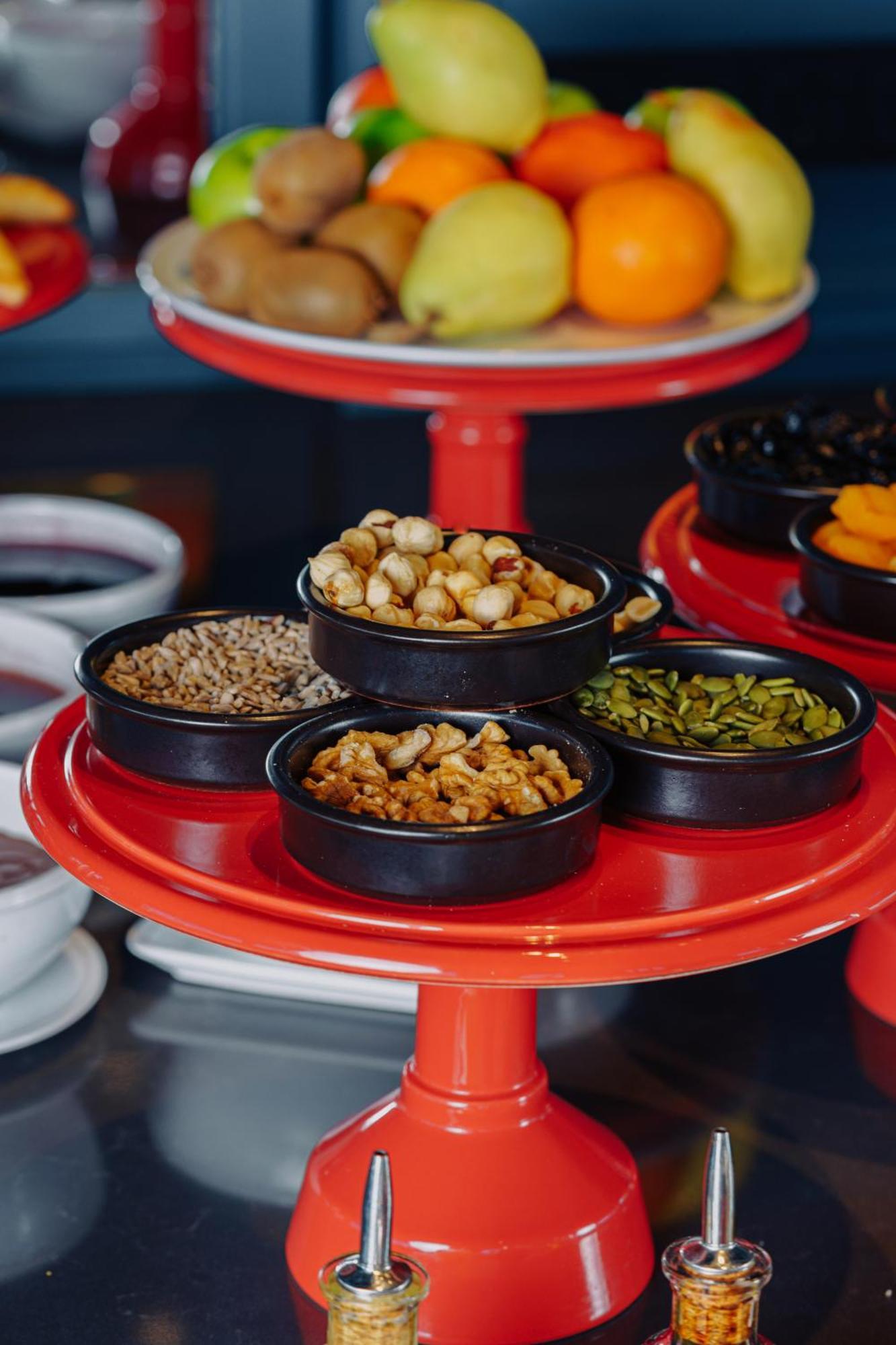 Tapis Rouge Design Boutique Hotel Батуми Екстериор снимка A selection of tapas