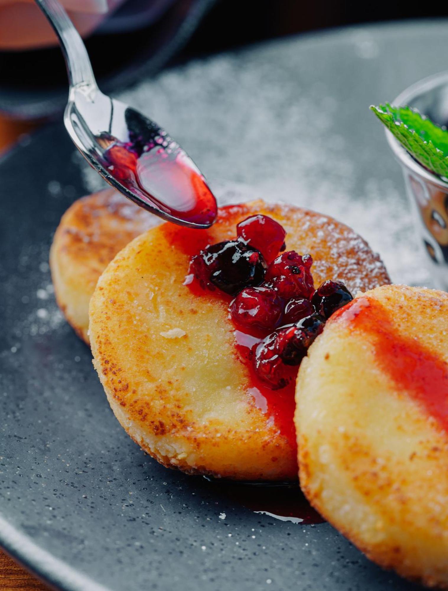 Tapis Rouge Design Boutique Hotel Батуми Екстериор снимка Poffertjes with jam